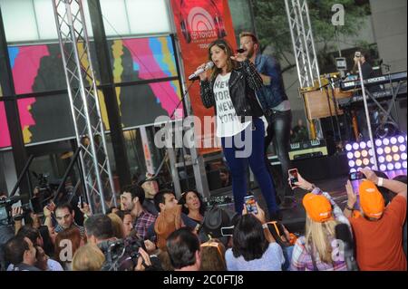 Manhattan, Vereinigte Staaten Von Amerika. Dezember 2008. NEW YORK, NY - SEPTEMBER 30: Charles Kelley, Hilary Scott und Dave Haywood spielen auf NBC's "Today" bei der NBC's TODAY Show am 30. September 2014 in New York, New York Lady A ist eine amerikanische Country-Musik-Gruppe, die 2006 in Nashville, Tennessee gegründet wurde. Die Gruppe besteht aus Hillary Scott, Charles Kelley und Dave Haywood Menschen: Hillary Scott, Charles Kelley, Dave Haywood Kredit: Storms Media Group/Alamy Live News Stockfoto