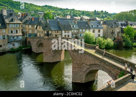 Alte Brücke von Espalion. Aveyron Department, Occitanie, Frankreich Stockfoto