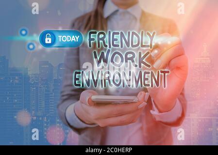 Handschrift Text Schreiben freundliche Arbeitsumgebung. Konzeptfoto Zukunft Stadt smart, modern, Hochhaus Gebäude Umwelt Stockfoto