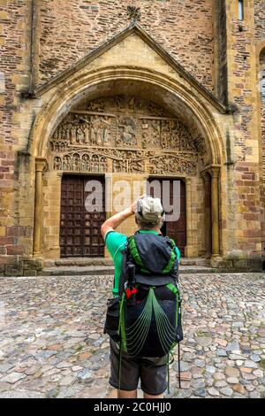 Sainte Foy tympanon Conques, UNESCO-Weltkulturerbe, Aveyron, Okzitanien, Frankreich Stockfoto