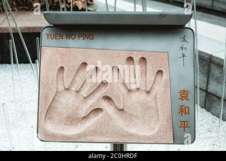 Yuen wo Ping Hand Drucke im Garden of Stars in Hongkong Stockfoto