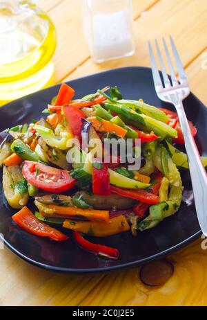 Rühren Sie gebratene verschiedene Gemüse, Thai Stil Essen Stockfoto