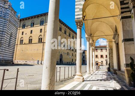 Pistoia, Toskana, Italien: Piazza Duomo und Kathedrale von San Zeno Stockfoto