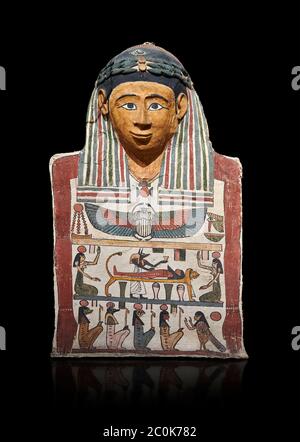 Alte ägyptische Blutbad Mumienmaske mit Mumification Szene, Pyolemäische Periode, (332-30BC), Ägyptisches Museum, Turin. CAT 2250. Schwarzer Hintergrund Stockfoto