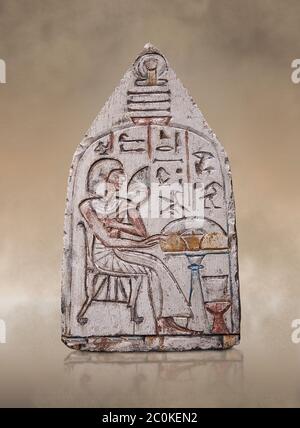 Alte ägyptische Ra Stele , Kalkstein, Neues Königreich, 19. Dynastie, (1279-1190 v. Chr.), Deir el-Medina, Ägyptisches Museum, Turin. AKH iqer en Ra ' die exce Stockfoto