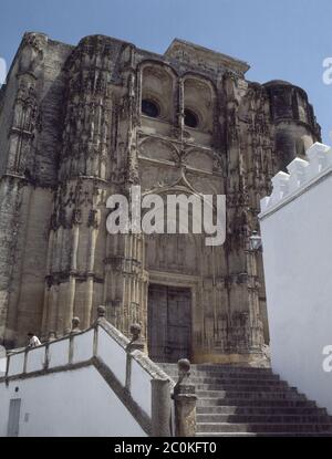 PORTADA LATERAL DE LA IGLESIA DE SANTA MARIA DE LA ASUNCION. ORT: IGLESIA DE SANTA MARIA DE LA ASUNCION. ARCOS DE LA FRONTERA. Cadiz. SPANIEN. Stockfoto