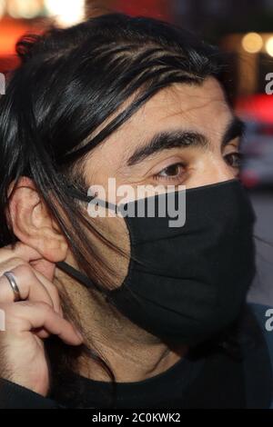 Hamburg, Deutschland. Juni 2020. Fatih Akin, Drive-in Kino in Hamburg, Soul Kitchen on the Heigeneistfeld, 10.06.2020, Nutzung weltweit Quelle: dpa/Alamy Live News Stockfoto