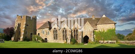 Der Südturm und große Halle des schönsten befestigten mittelalterlichen Herrenhauses in England in den 1280er Jahren gebaut, Stokesay Castle, Shropshire, England Stockfoto