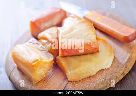 Geräucherter Fisch an Bord Stockfoto