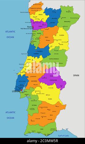 Bunte politische Landkarte Portugals mit deutlich gekennzeichneten, getrennten Schichten. Vektorgrafik. Stock Vektor