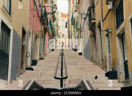 Lisbon#39;s Gloria-Standseilbahn in Bairro Alto - Lissabon Stockfoto