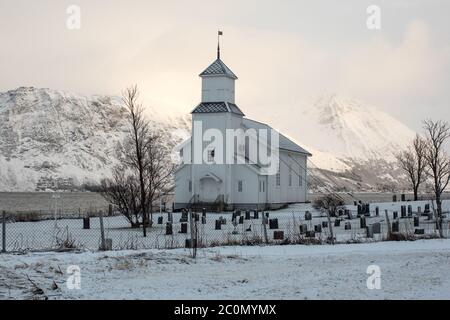 Kirche von Gimsoy in Lofoten. Stockfoto