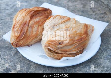 Pastizzi, typischen Streetfood Malteser mit Ricotta und Erbsen Stockfoto