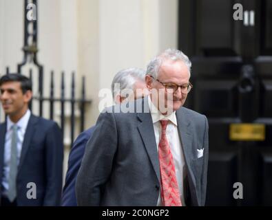 Lord Theodore Agnew (Staatsminister im Kabinett und Schatzamt Ihrer Majestät) in Downing Street vor dem Haushalt, 11. März 2020 Stockfoto