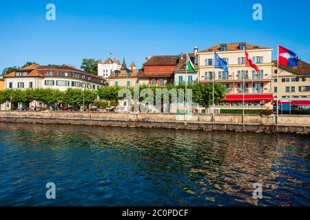 Waterfront in Nyon. Nyon ist eine Stadt am Ufer des Genfer Sees im Kanton Waadt in der Schweiz Stockfoto