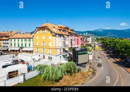 Vevey Luftpanorama. Vevey ist eine kleine Stadt am Ufer des Genfer Sees in der Schweiz. Stockfoto