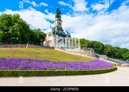 Niederwalddenkmal ist ein Monument, das sich in der Niederwald befindet sich in der Nähe von Rüdesheim am Rhein in Hessen, Deutschland Stockfoto