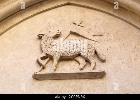 Urbino, Italien - 24. März 2019: Fassade des Oratoriums von San Giovanni Battista in Urbino Stockfoto