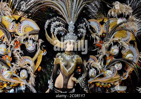 Traditionelle Venedig Maske mit großen Nase Stockfoto