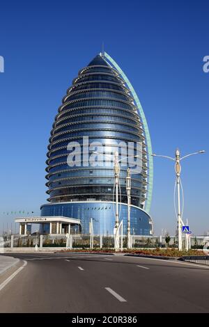 Aschgabat, Turkmenistan - 15. Oktober 2014: Moderne Architektur von Aschgabat. Hotel. Aschkhabad. Turkmenistan im Oktober 15, 2014. Stockfoto