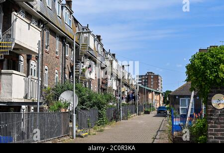 Die Milner Wohnungen in Brighton wurden 1934 gebaut und waren Teil der Slum Clearance UK Fotografie von Simon Dack Stockfoto