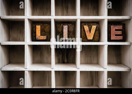 Live Konzept Holzbrieftpresse Typ in Schublade Stockfoto