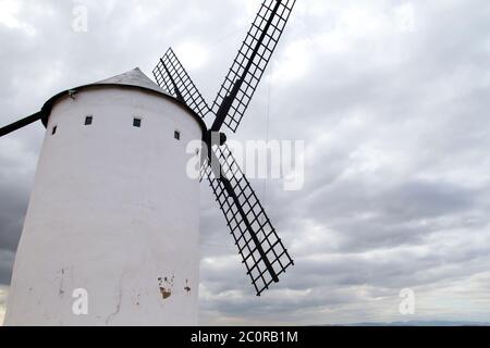 Traditionelle Windmühle in Alcazar de San Juan, Castilla La Mancha, Spanien Stockfoto