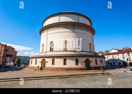 Die Kirche Gran Madre di Dio ist eine Kirche im neoklassizistischen Stil, die sich in der Nähe der Piazza Vittorio Veneto in Turin, Italien, befindet Stockfoto