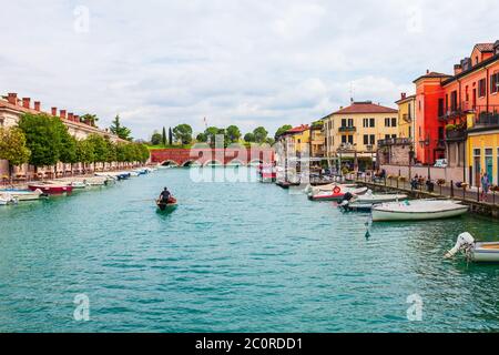 Peschiera del Garda ist eine Gemeinde am Gardasee in der Provinz Verona in Italien Stockfoto