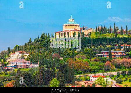 Wallfahrtskirche der Madonna von Lourdes oder Santuario della Madonna di Lourdes in Verona, Venetien in Italien Stockfoto