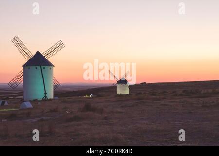 Traditionelle Windmühlen in Campo de Criptana, La Mancha, Spanien Stockfoto