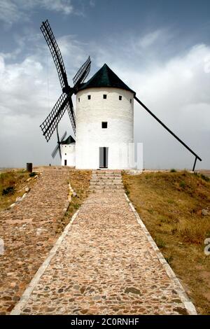 Alte Windmühlen in La Mancha, Spanien Stockfoto