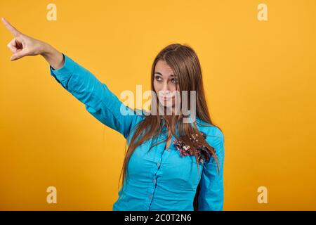 Zeiger mit Zeigefinger nach vorne. Zeigefinger zur Anzeige der Richtung. Stockfoto