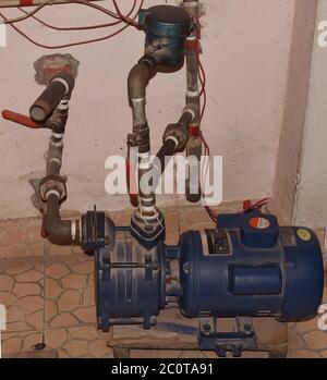 Hauswasserpumpe auch Monoblock oder Tulu Pumpe meist in Häusern oder auf dem Feld verwendet Stockfoto