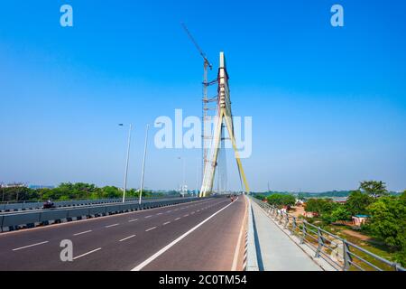 NEU-DELHI, INDIEN - 06. OKTOBER 2019: Signature Bridge ist ein Kragsprungkabel, das durch den Fluss Yamuna in Neu-Delhi, Indien, geweilt wurde Stockfoto