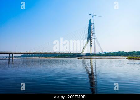 NEU-DELHI, INDIEN - 06. OKTOBER 2019: Signature Bridge ist ein Kragsprungkabel, das durch den Fluss Yamuna in Neu-Delhi, Indien, geweilt wurde Stockfoto