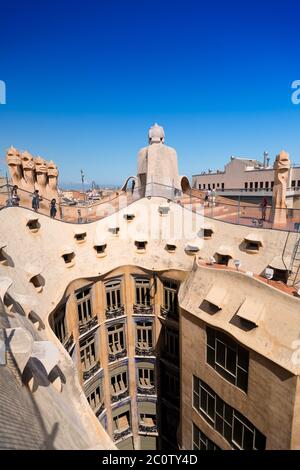 Antoni Gaudis Arbeit auf dem Dach der Casa Mila Stockfoto