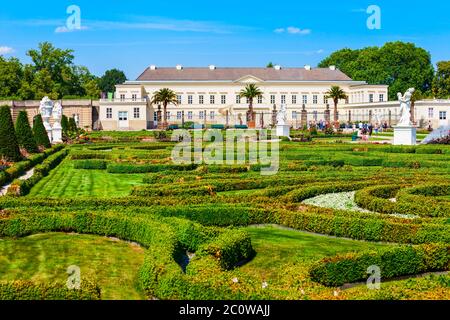 HANNOVER, Deutschland - Juli 05, 2018: Schloss Herrenhausen in den Herrenhäuser Gärten in Hannover Stadt, Deutschland Stockfoto