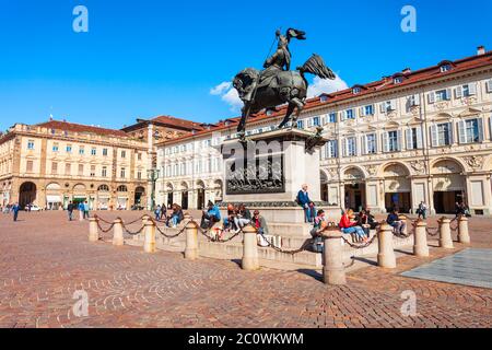 TURIN, Italien - April 08, 2019: Piazza San Carlo ist ein Hauptplatz in Turin Stadt, Region Piemont in Norditalien Stockfoto