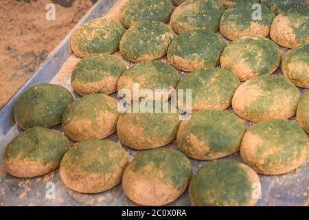 Frische japanische handgemachte klebrige Reis Mochi Kuchen in Nara Japan Stockfoto