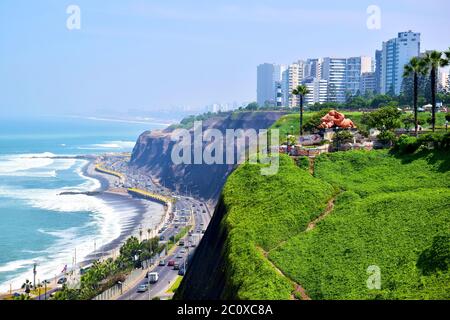 Landschaft in Miraflores ein beliebtes Touristenviertel im Süden von Lima, Peru Stockfoto