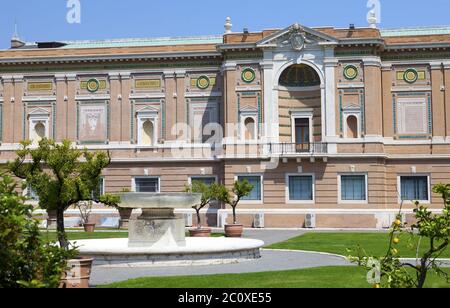 Blick auf die Vatikanischen Museen in Rom, Italien Stockfoto