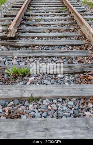 Ende der alten verlassenen Eisenbahnlinie, Sackbahn ohne Schienen. Stockfoto