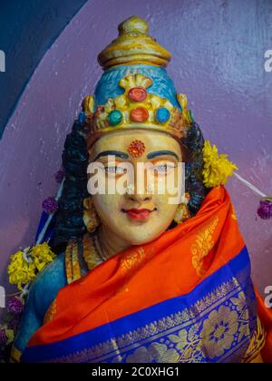 Hindu murtis (Gottheit oder zeremonielle Statuen). Sri Mariamman Tempel. Chinatown. Singapur Stockfoto