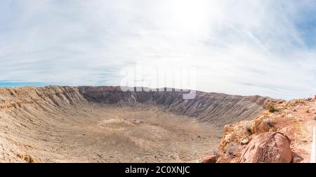 Meteor Crater ist ein Meteoriteneinschlagskrater, etwa 37 Meilen (60 km) östlich von Flagstaff und 18 Meilen (29 km) westlich von Winslow im nördlichen Arizo Stockfoto