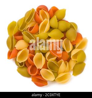 Nudeln, die isoliert auf weißem Hintergrund Stockfoto