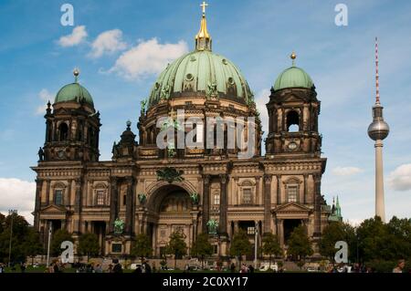Berliner Dom Hofkirche der Hohenzollern-Dynastie neben der Museumsinsel oder Museumsinsel, Berlin, Deutschland Stockfoto
