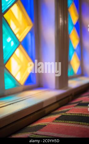 Buntglas-Fenster Interrior Fragment. Stockfoto