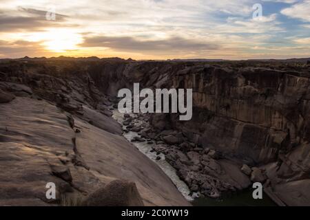 Sonnenuntergang über der Orange River Gorge, in die andere Richtung als die Augrabies Falls im Augrabies National Park, Northern Cape, Südafrika Stockfoto