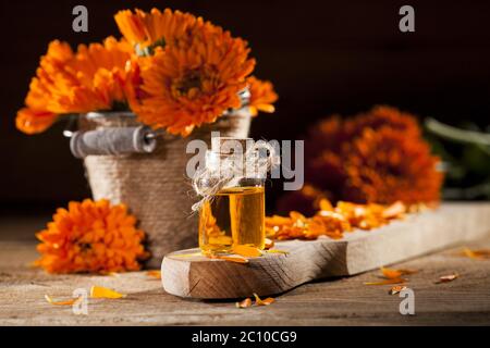 Ringelblume ätherisches Öl Stockfoto